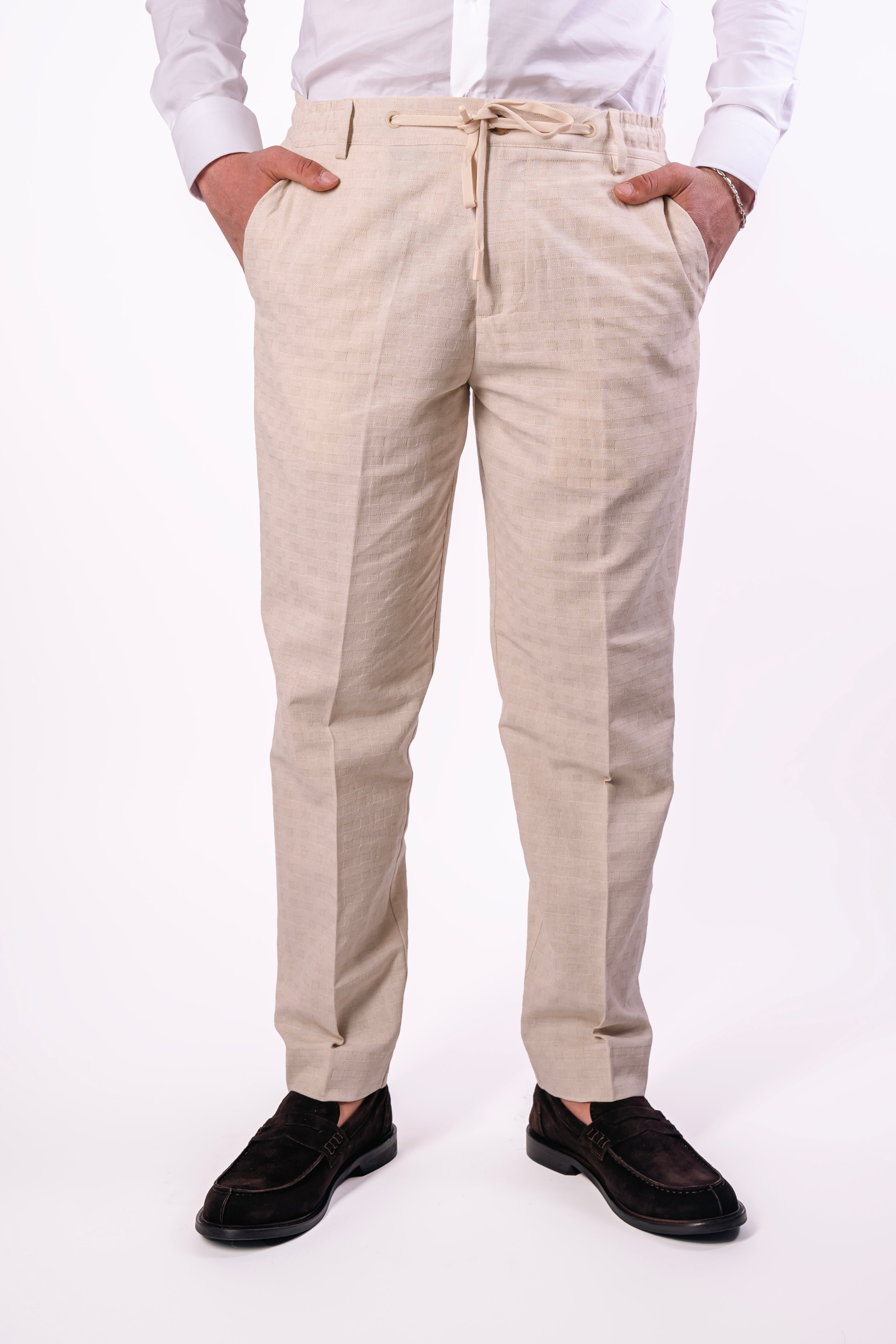 Pantalaccio con ricami quadrati