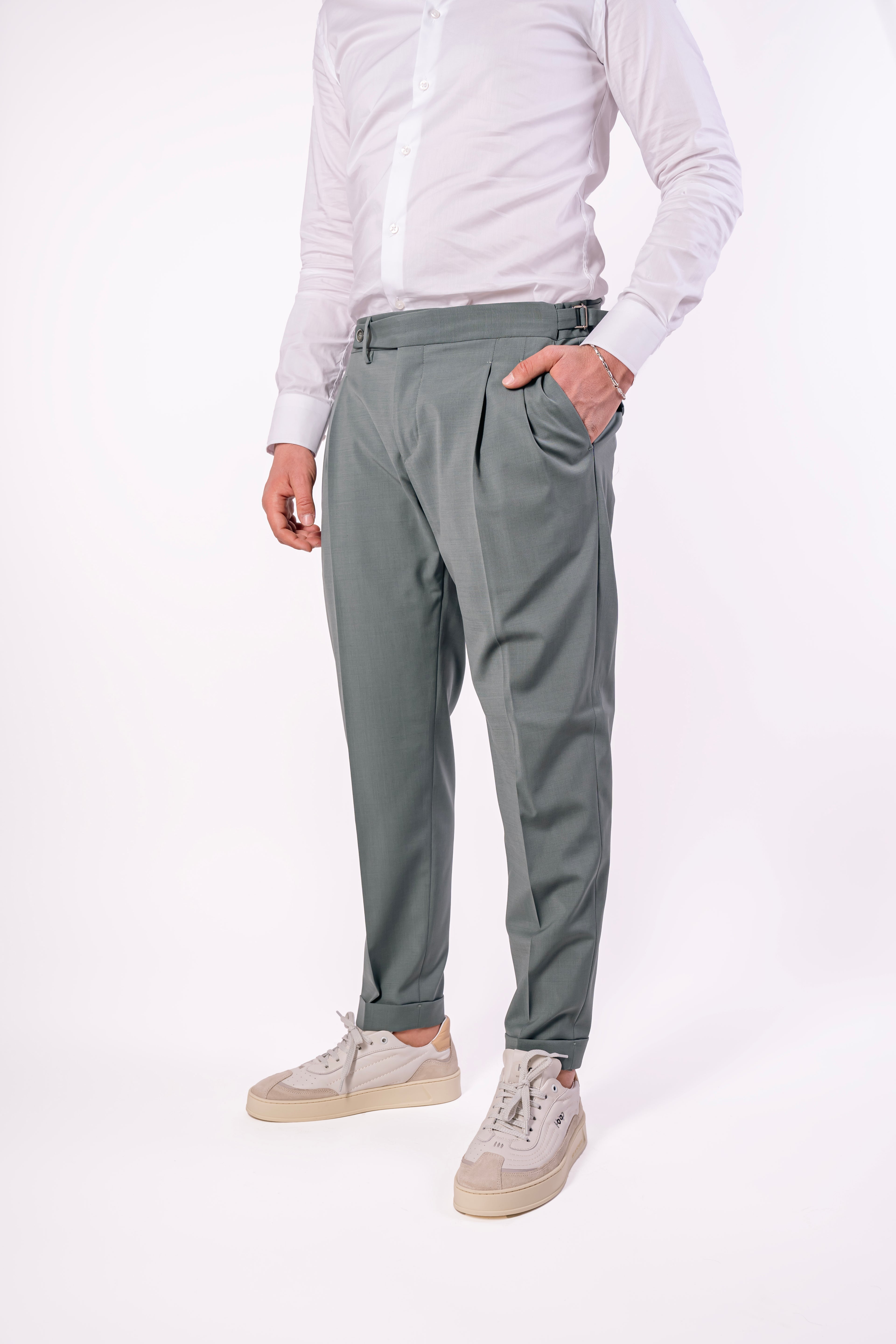 Pantalone in fresco lana con doppia fibia