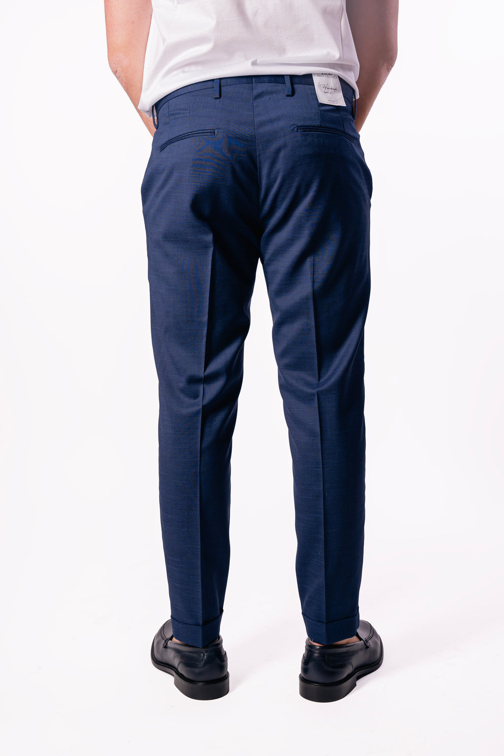 Pantalone fiammato con abbottonatura laterale