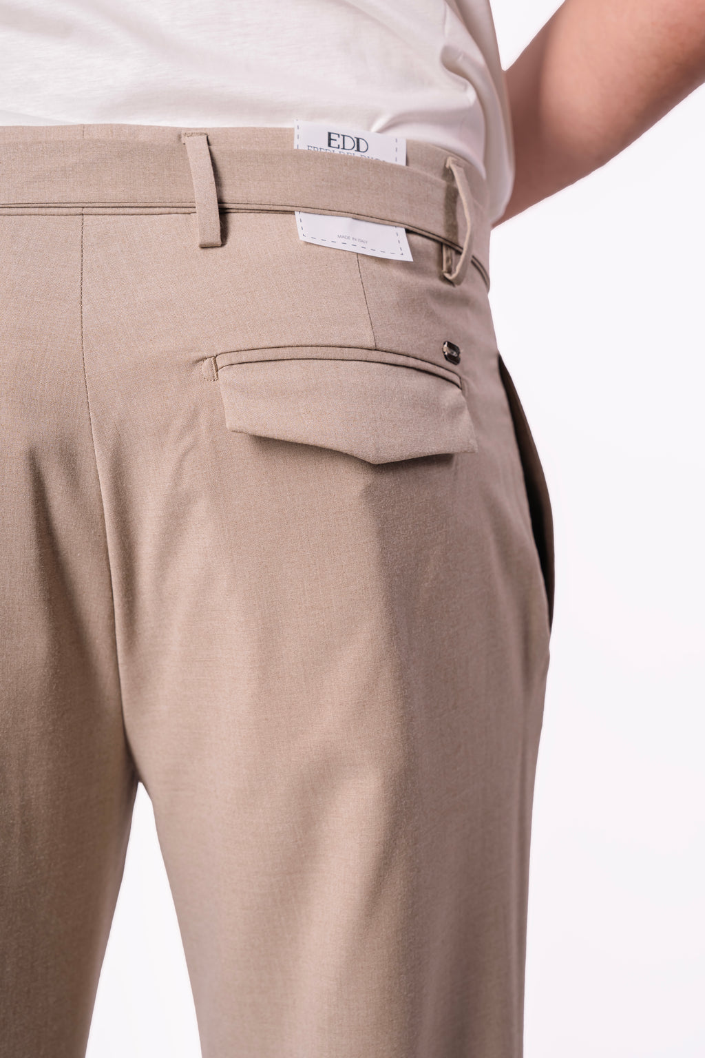 Pantalone con cinturino in fresco lana