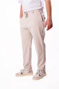 Pantalone con laccio a contrasto