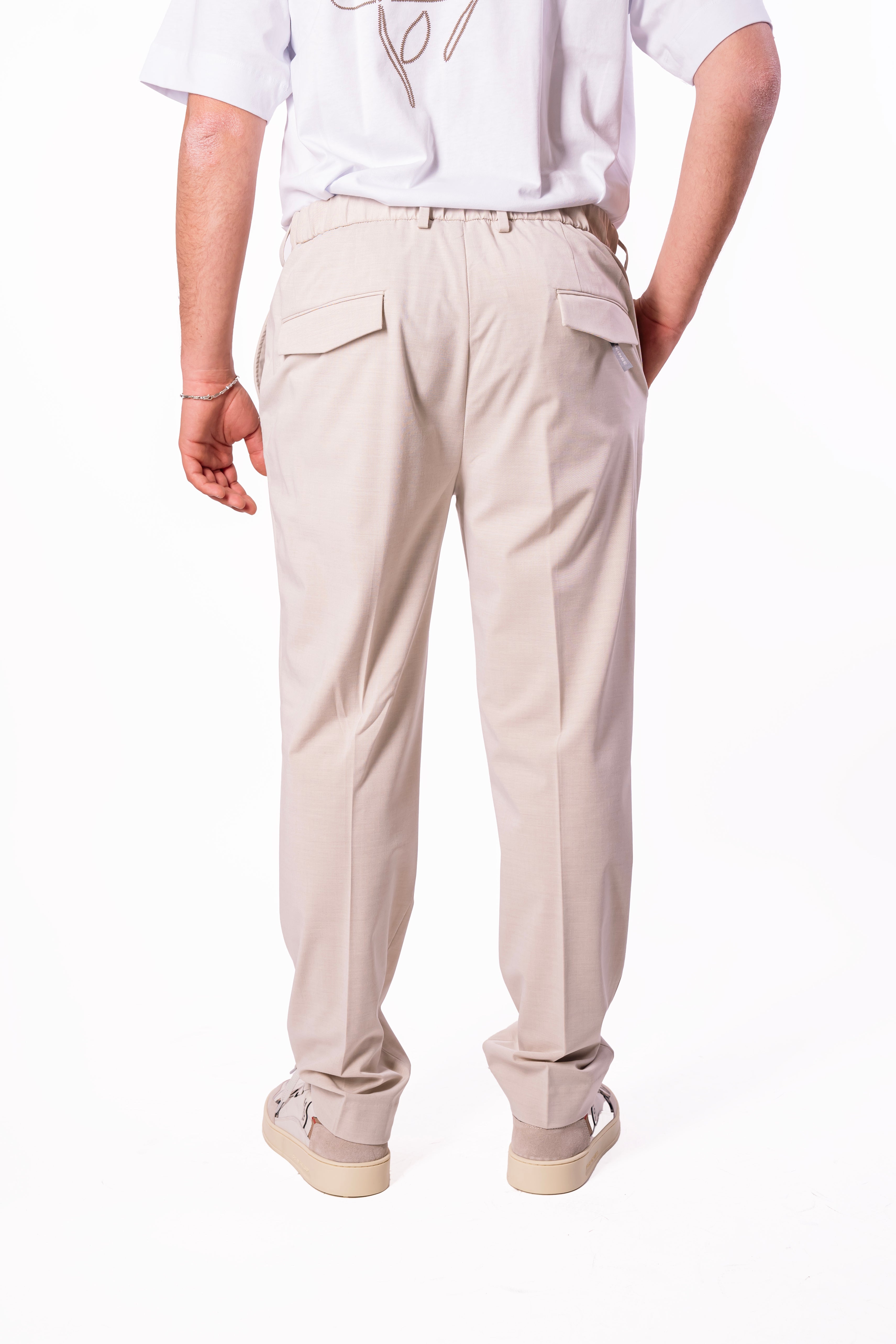 Pantalone con laccio a contrasto