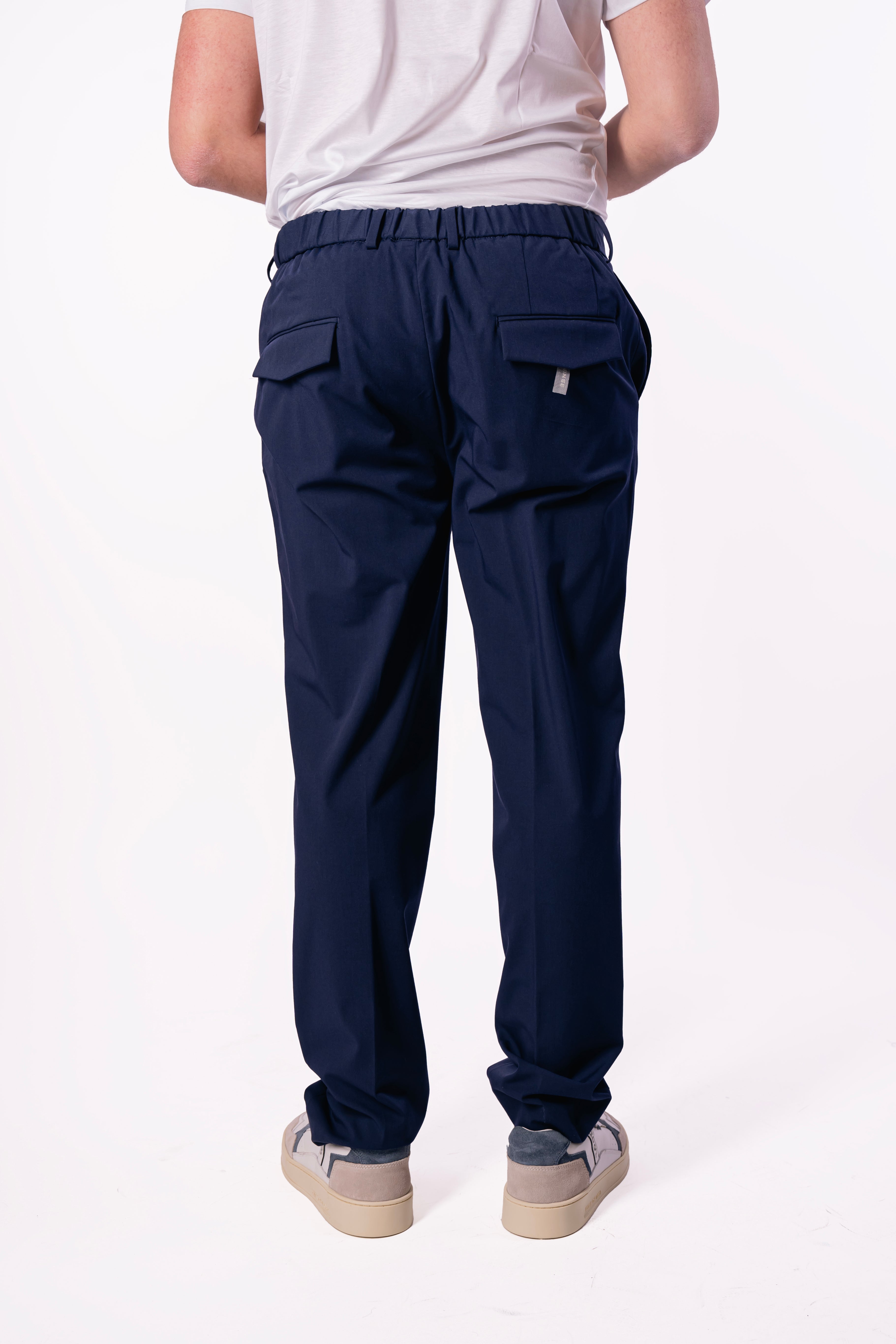Pantalone con laccio a contrasto