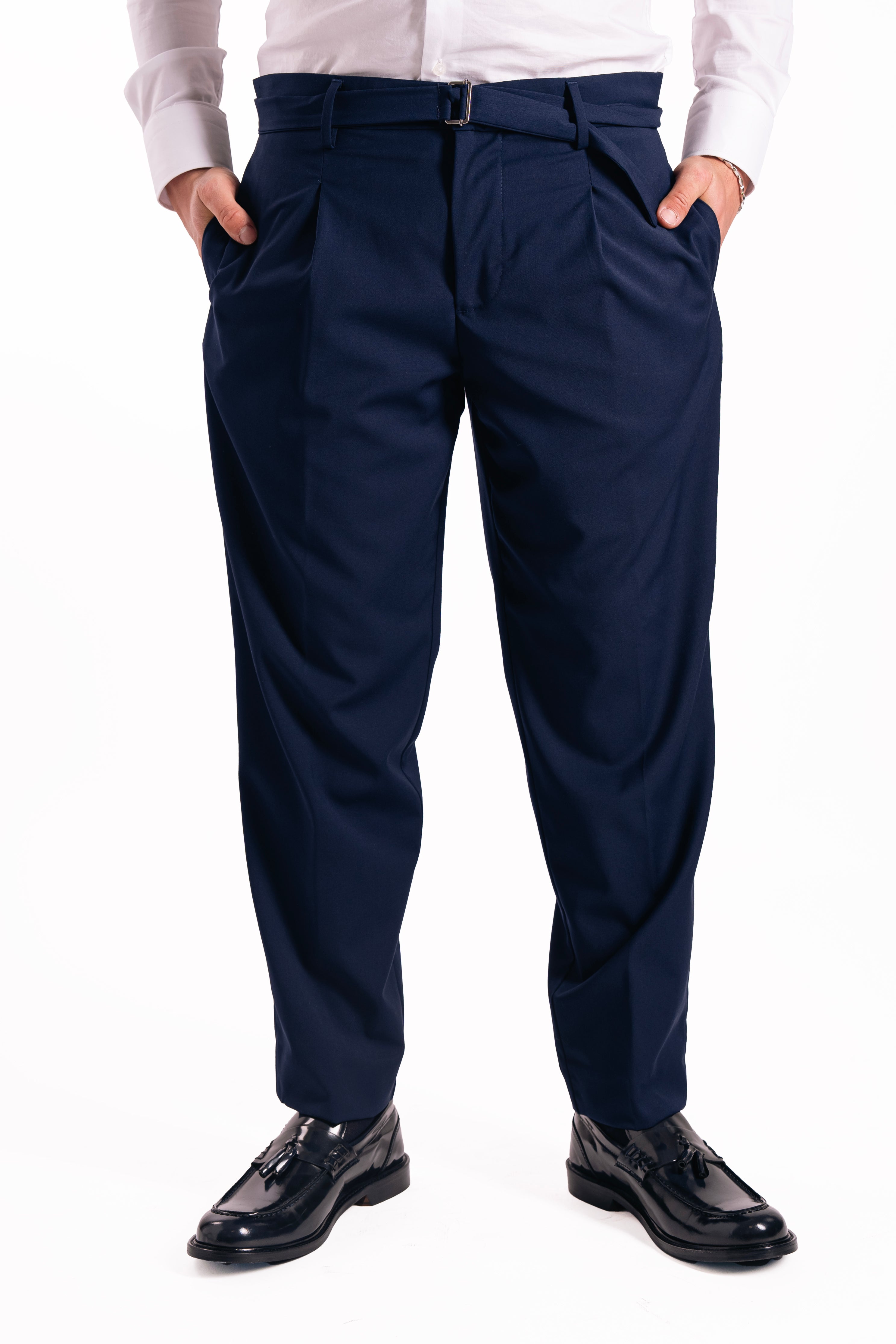 Pantalone con cinturino in fresco lana