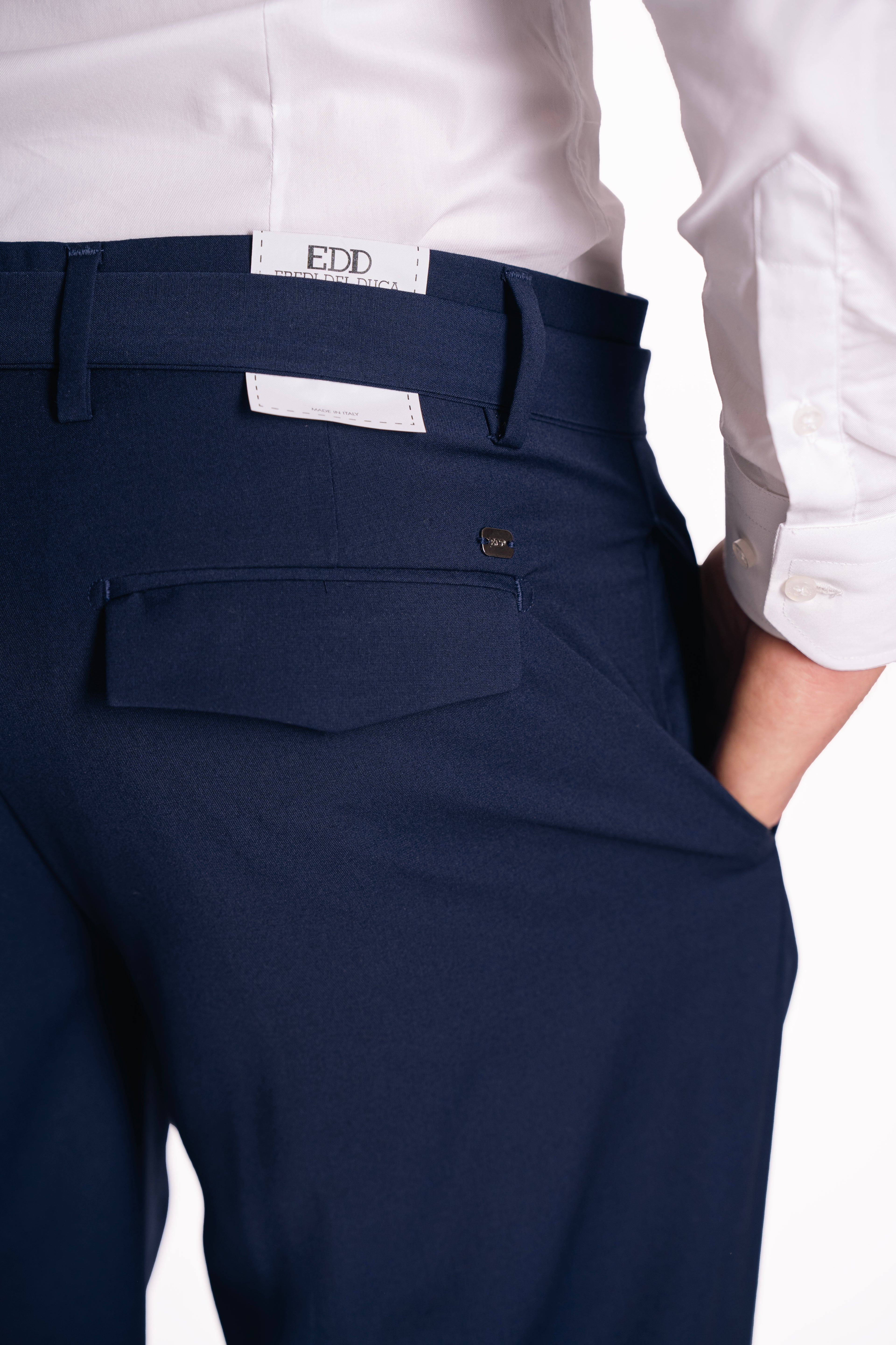 Pantalone con cinturino in fresco lana