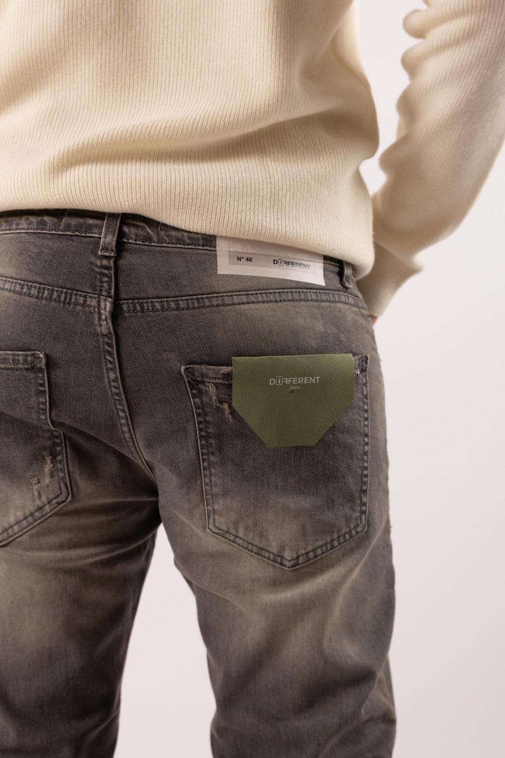 Jeans Different lavaggio sabbiato