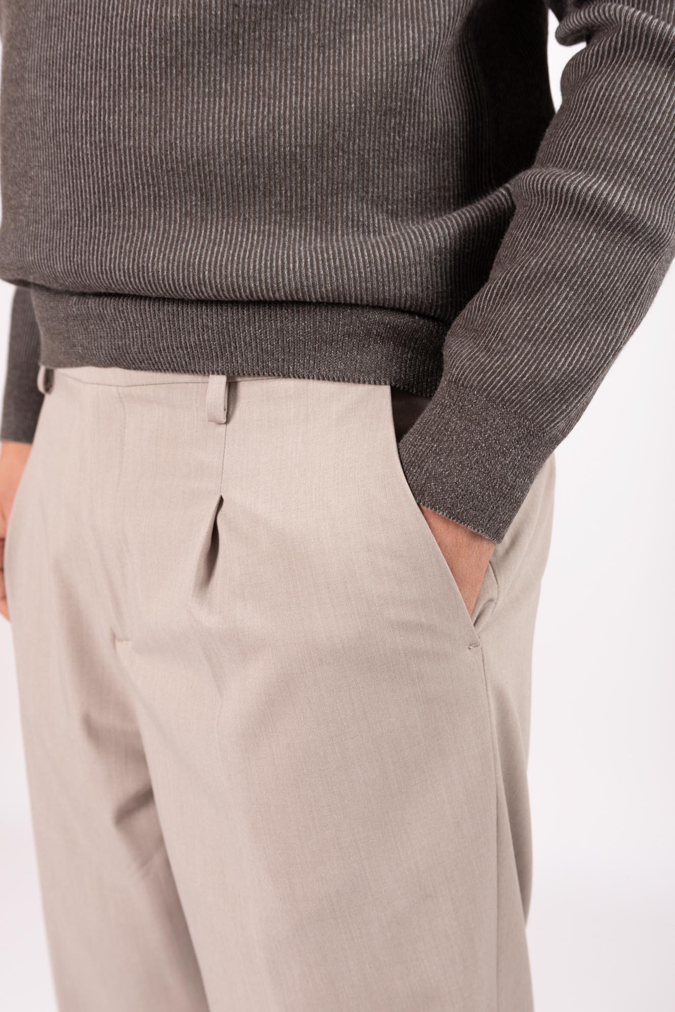 Pantalone Different loose fit