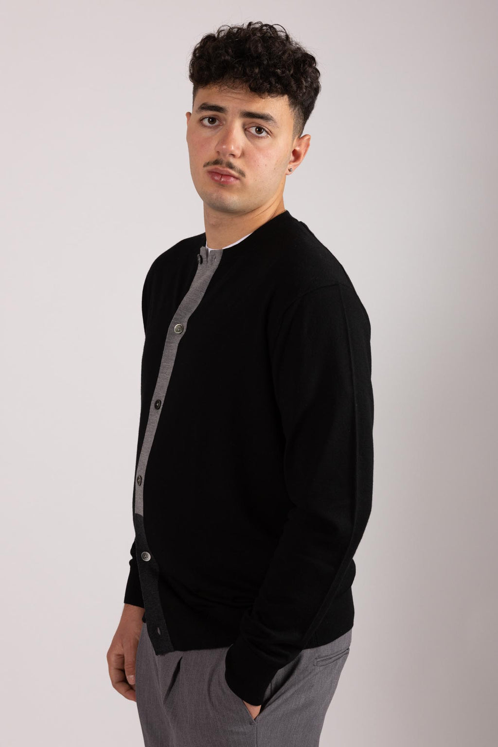 Cardigan Diktat con ricamo