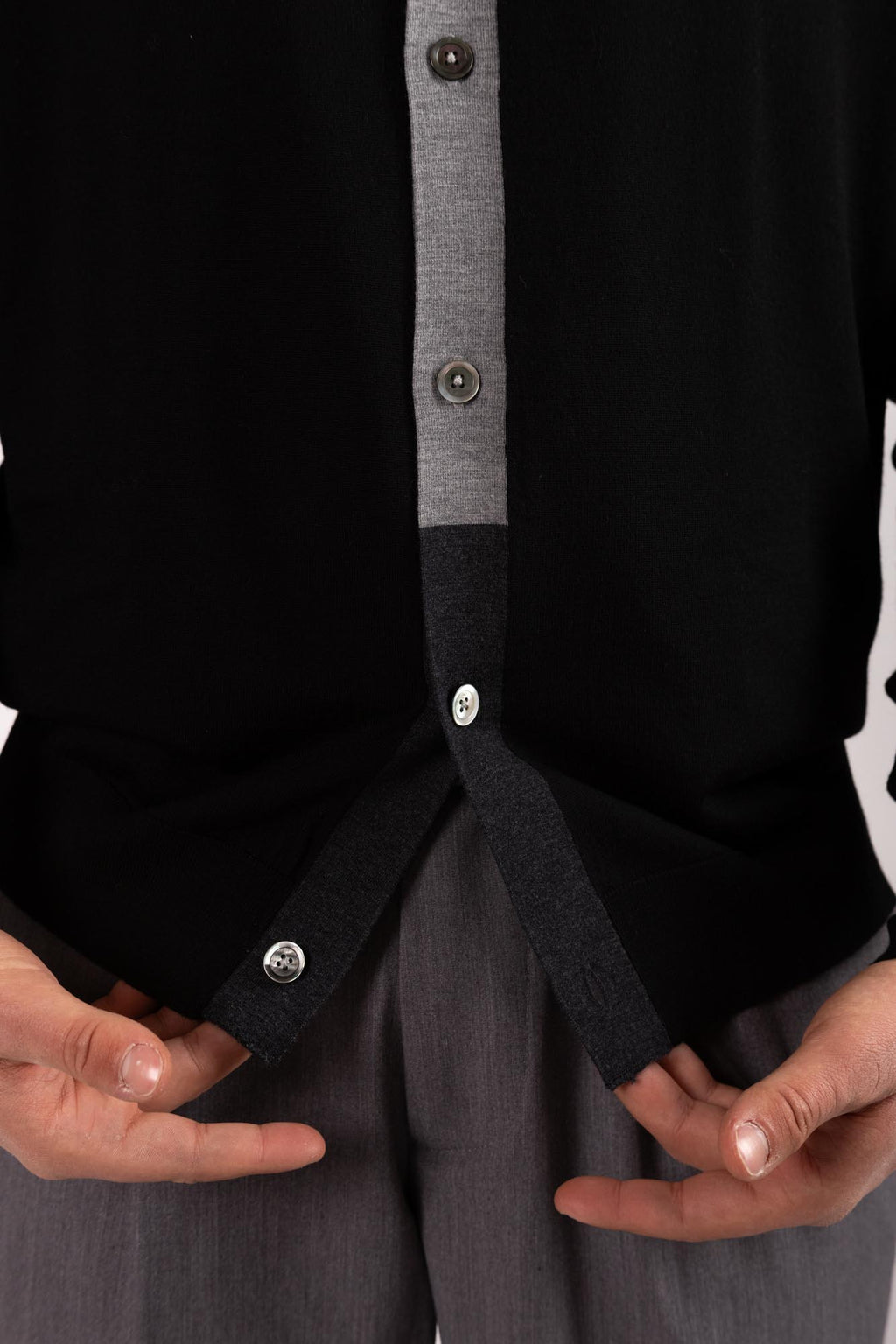 Cardigan Diktat con ricamo