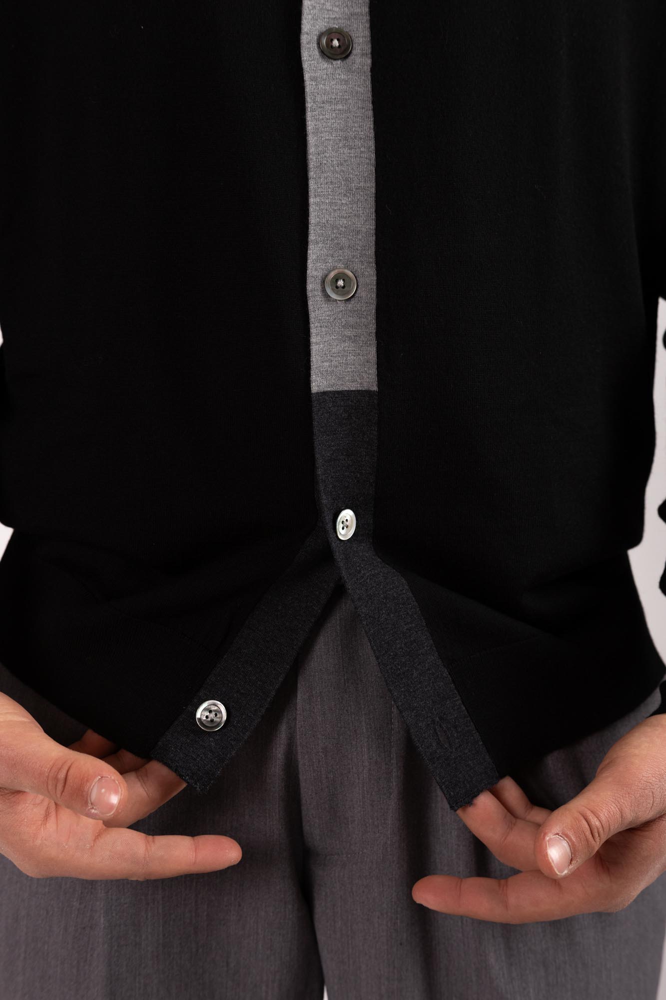 Cardigan Diktat con ricamo
